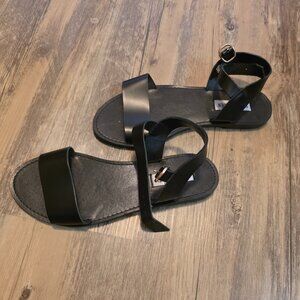 Steve Madden Black Flat Sandals Women's Size 7.5